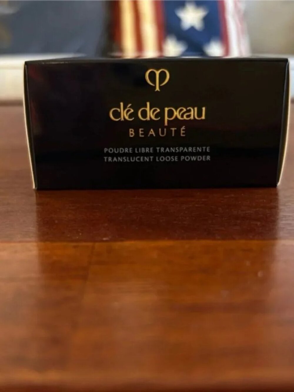 Clé de Peau Beauté Translucent Loose Powder